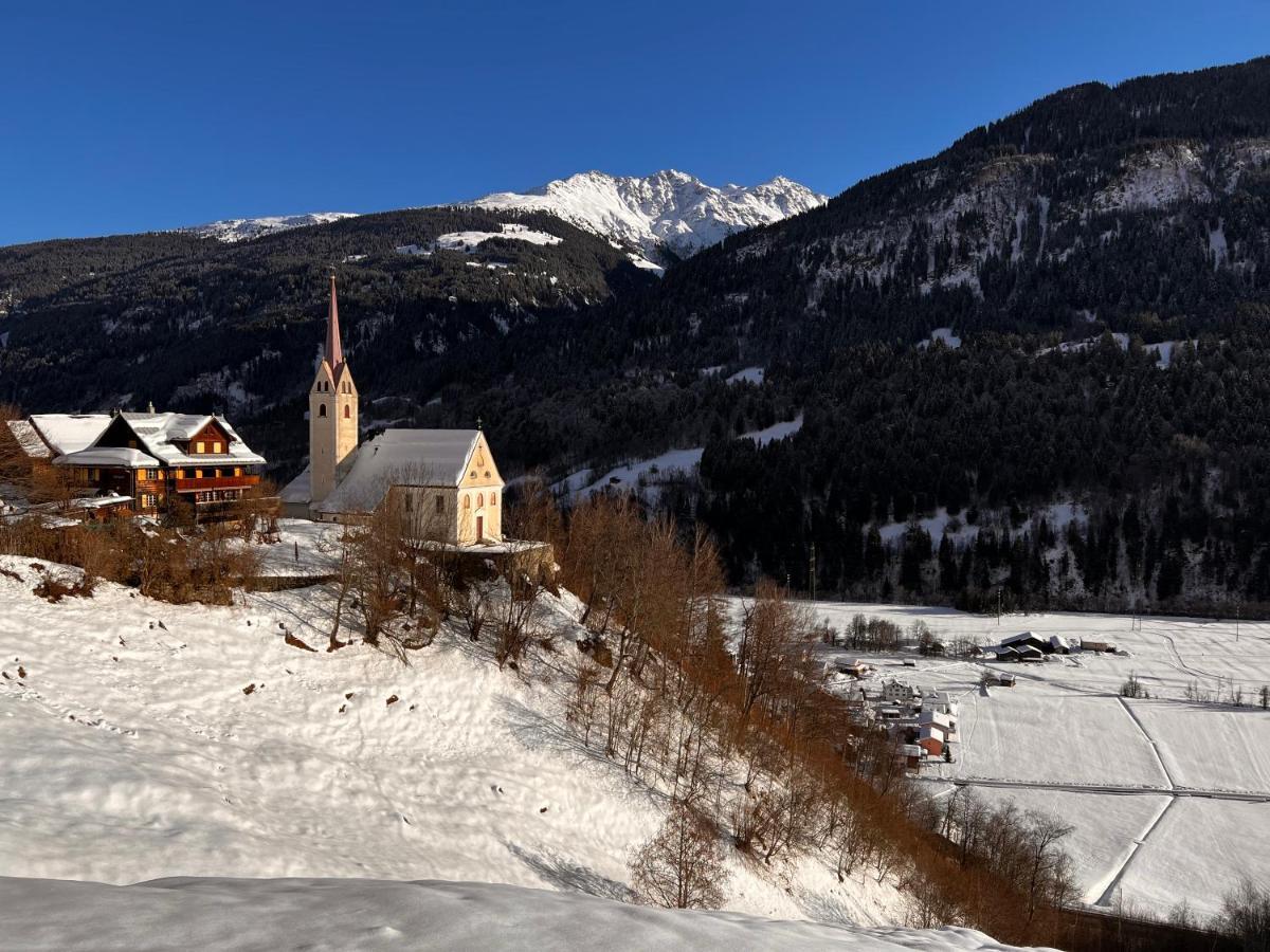 Casa Job - Gasthaus - Sauna, Whirlpool - Trun Exterior foto