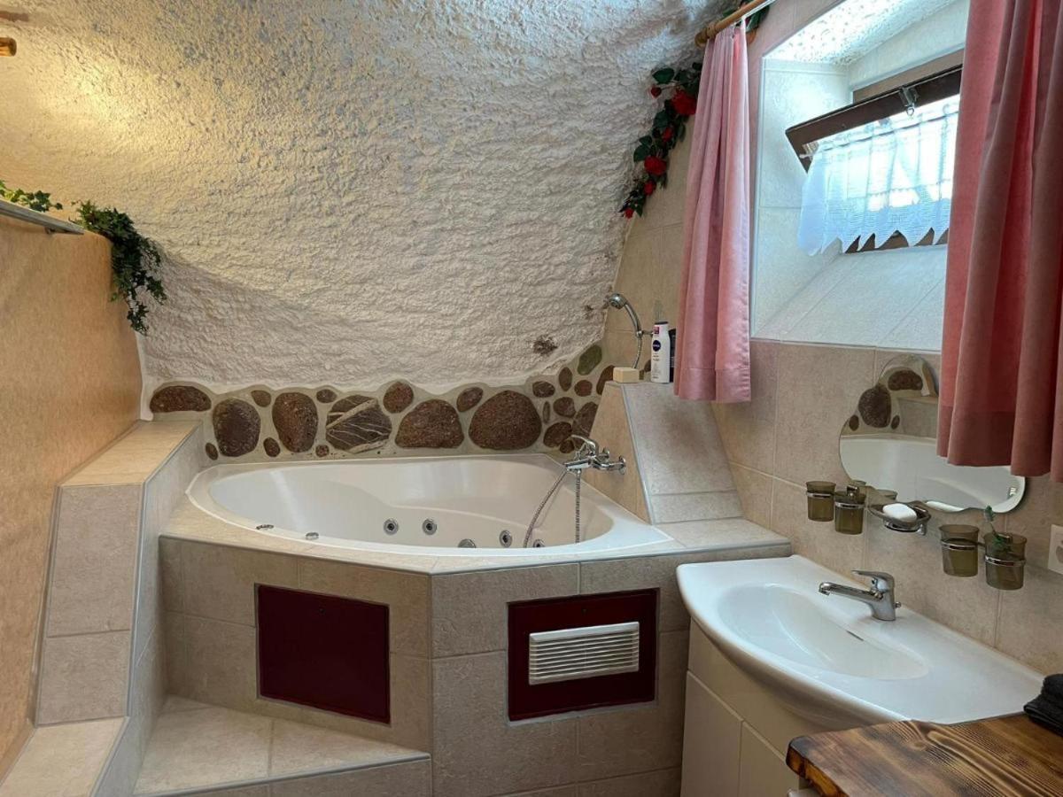 Casa Job - Gasthaus - Sauna, Whirlpool - Trun Zimmer foto
