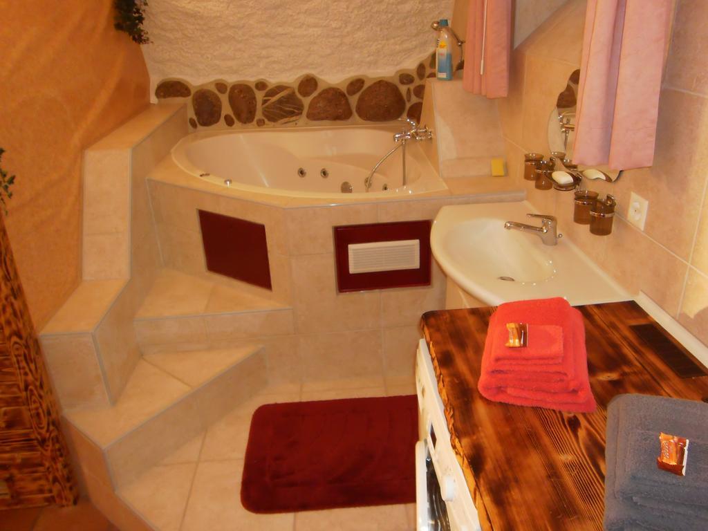 Casa Job - Gasthaus - Sauna, Whirlpool - Trun Exterior foto