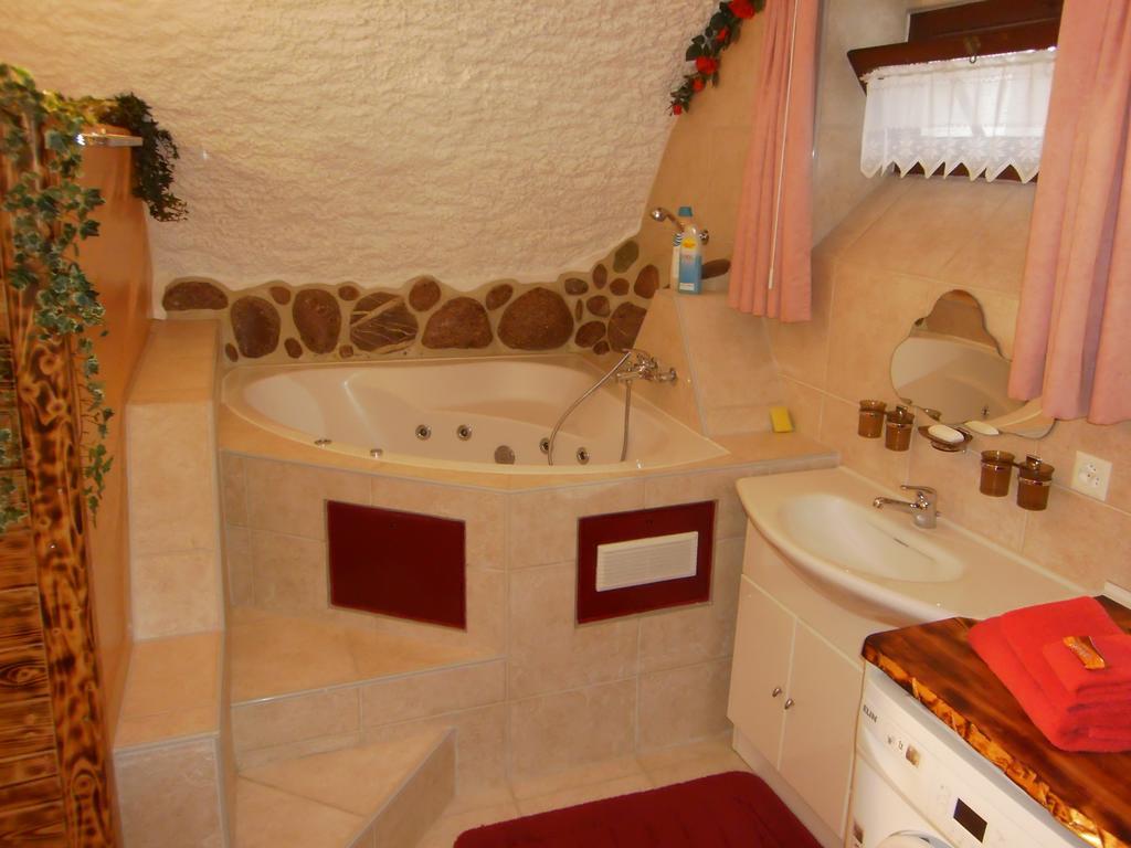 Casa Job - Gasthaus - Sauna, Whirlpool - Trun Exterior foto